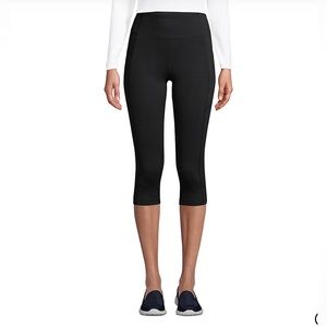 Lands’ End Women's Active Compression Slimming Pocket Capri Leggings in Black